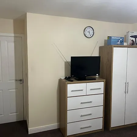 Hams Rest Place - Strictly Only One Guest Allowed In One Room A Second Accompanying Person Will Not Be Allowed Into The Property Birmingham Exterior foto