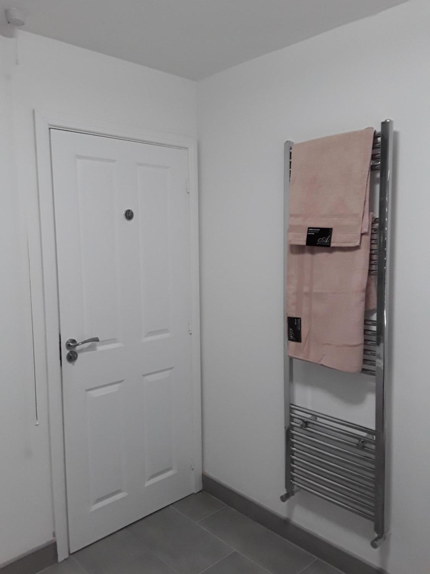 Homestay Hams Rest Place - Strictly Only One Guest Allowed In One A Second Accompanying Person Will Not Be Allowed Into The *